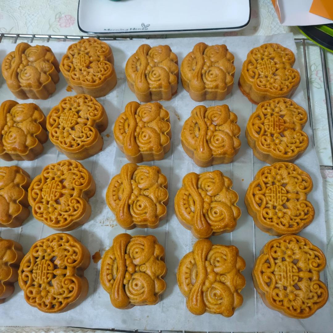 广式莲蓉蛋黄月饼