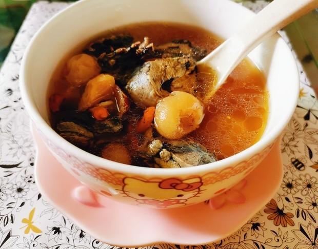 阿胶炖乌鸡的做法