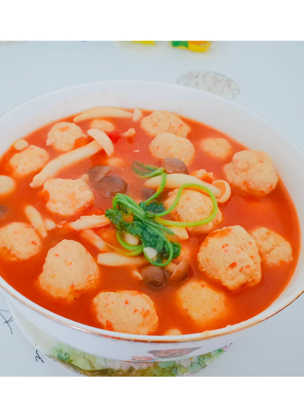 汤汁浓郁的减脂餐—番茄菌菇鸡肉丸的做法
