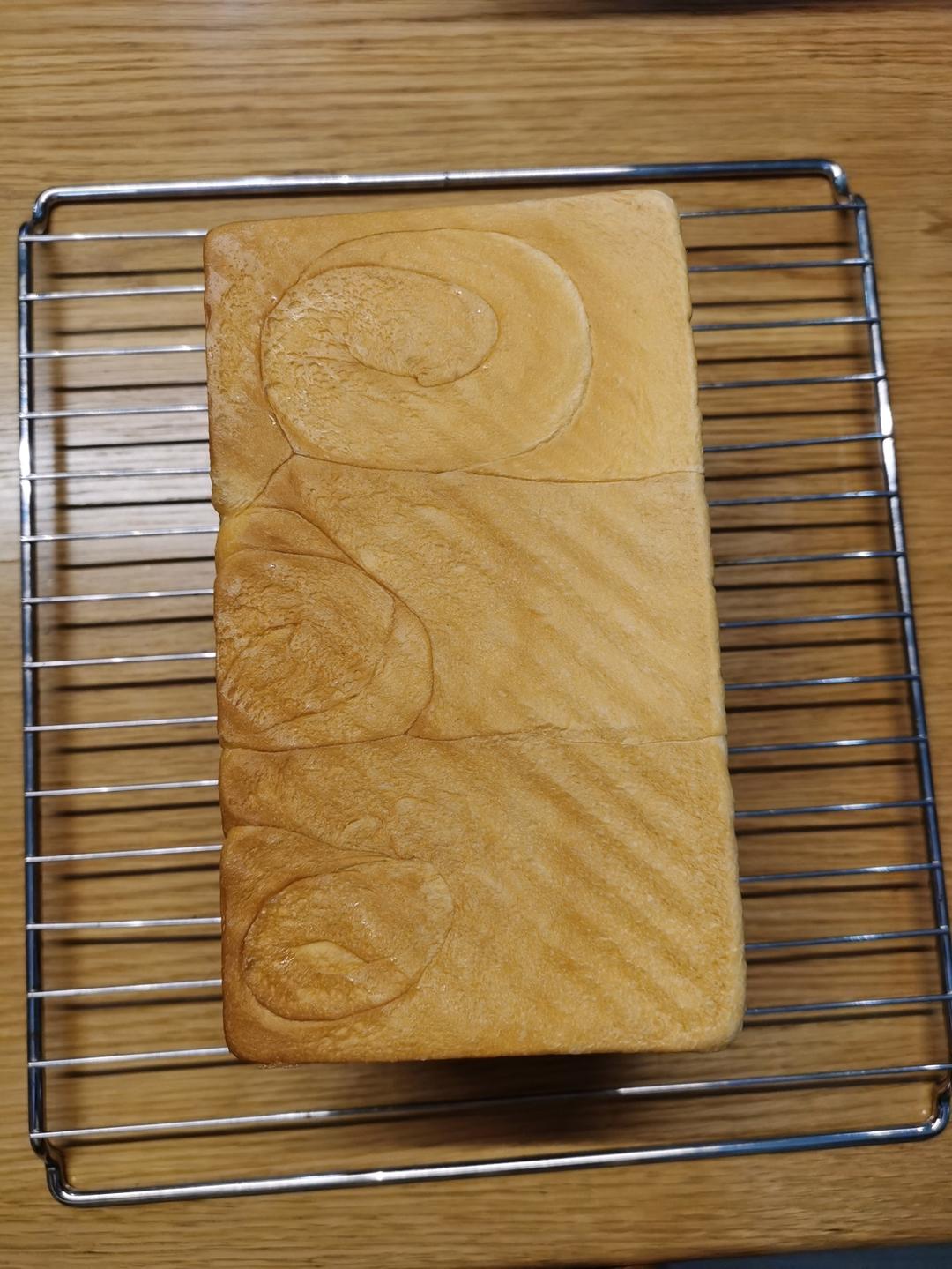 吐司，奶香手撕面包，超级香浓
