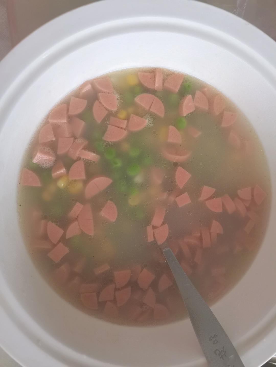 豌豆炒玉米火腿肠