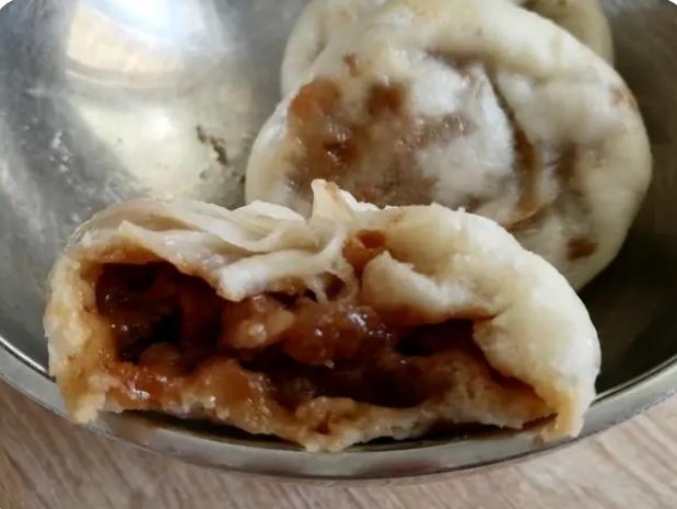 酱肉冬瓜包子Steamed Dumplings Pork & Mellon