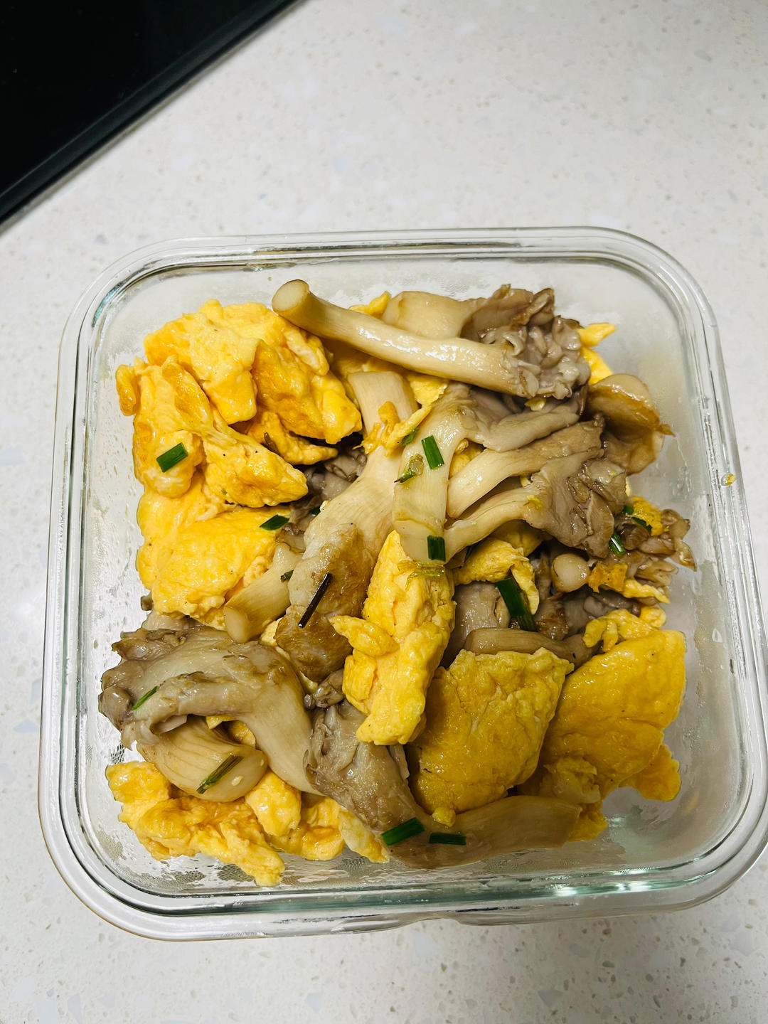 蘑菇炒鸡蛋	平菇这样炒，鲜美无比巨好吃