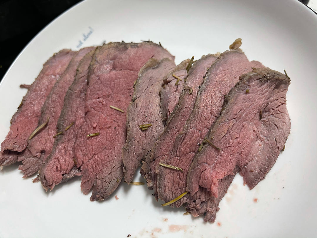 👏健身食谱(๑•̀ㅂ•́)و✧ 烟熏牛肉（牛霖肉）