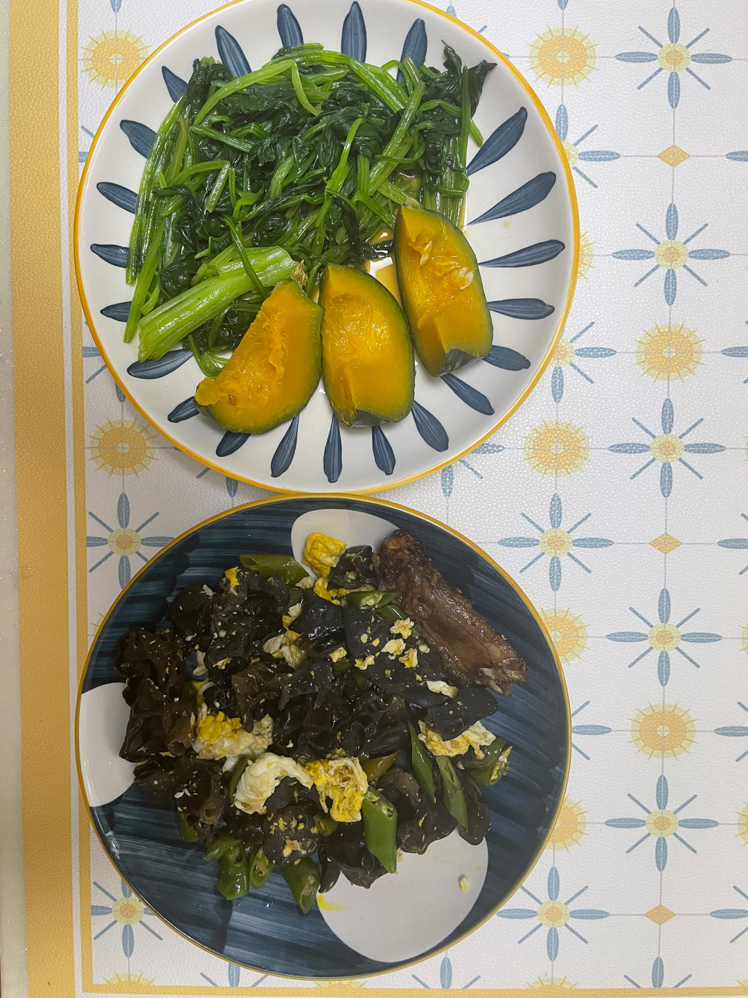 黑木耳青椒炒鸡蛋（营养又下饭）