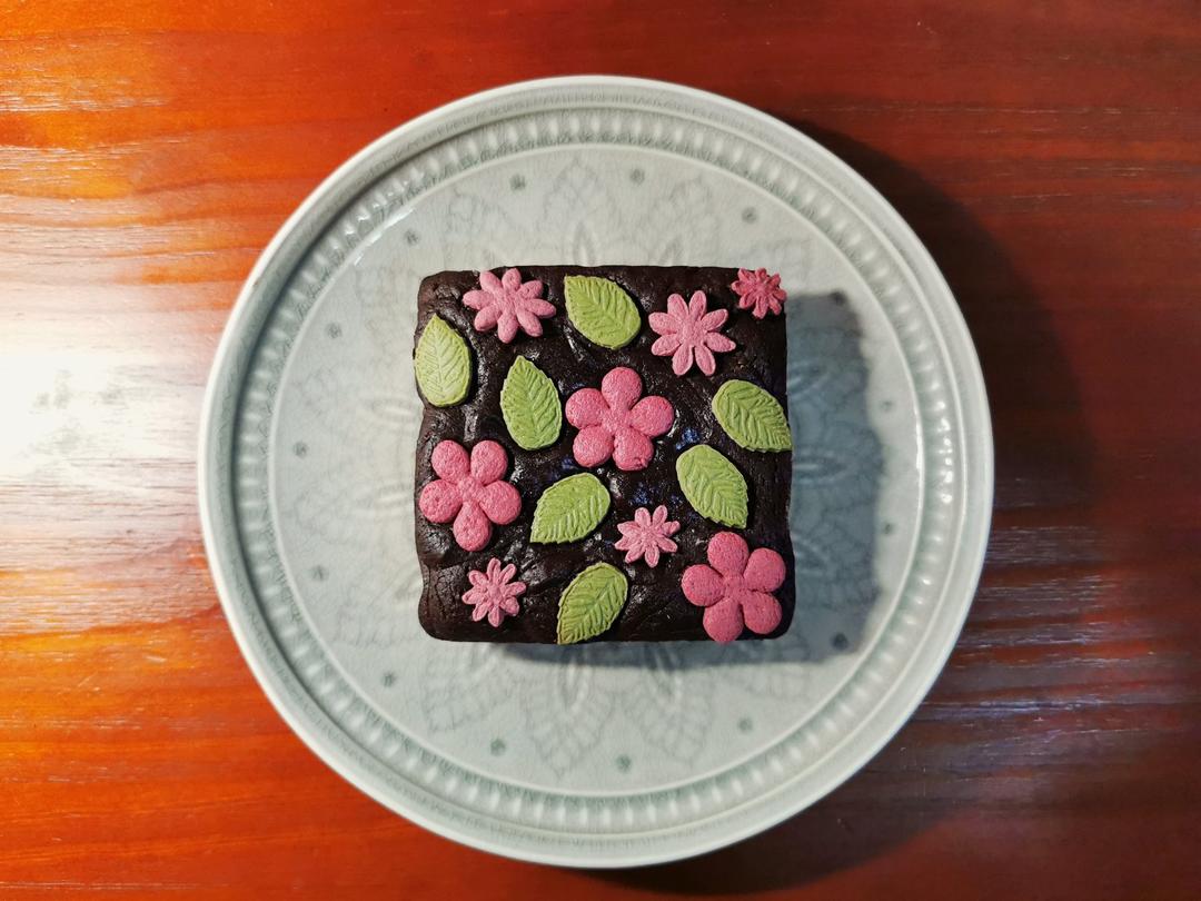 春日花朵布朗尼