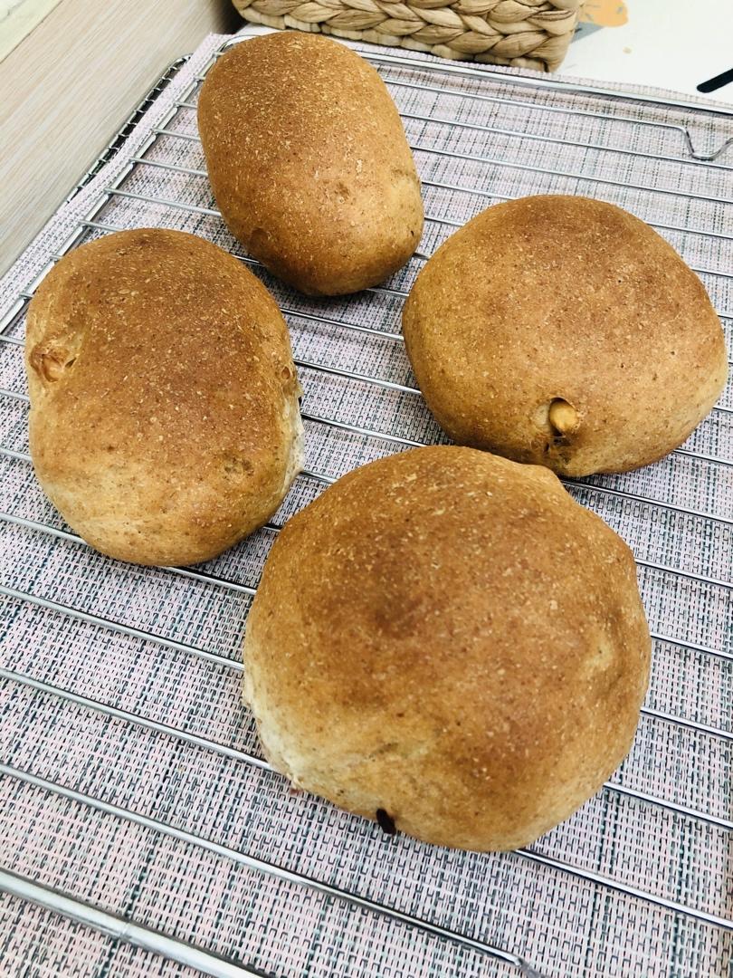 全麦蔓越莓核桃软欧包