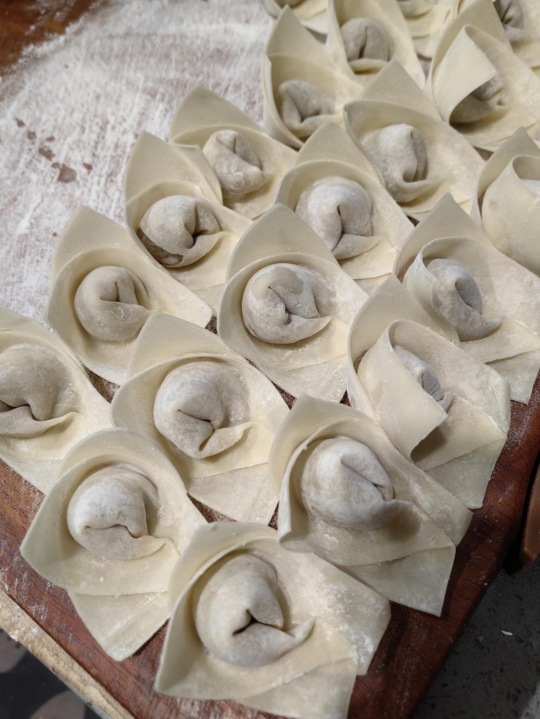 鲜肉小馄饨（调馅+馄饨包法）