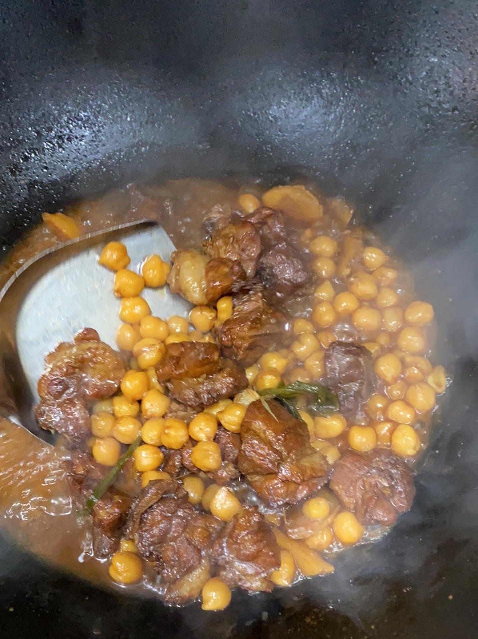 【跟我做不会错】红烧排骨，配料简单，肥美多汁，香嫩到骨头里了