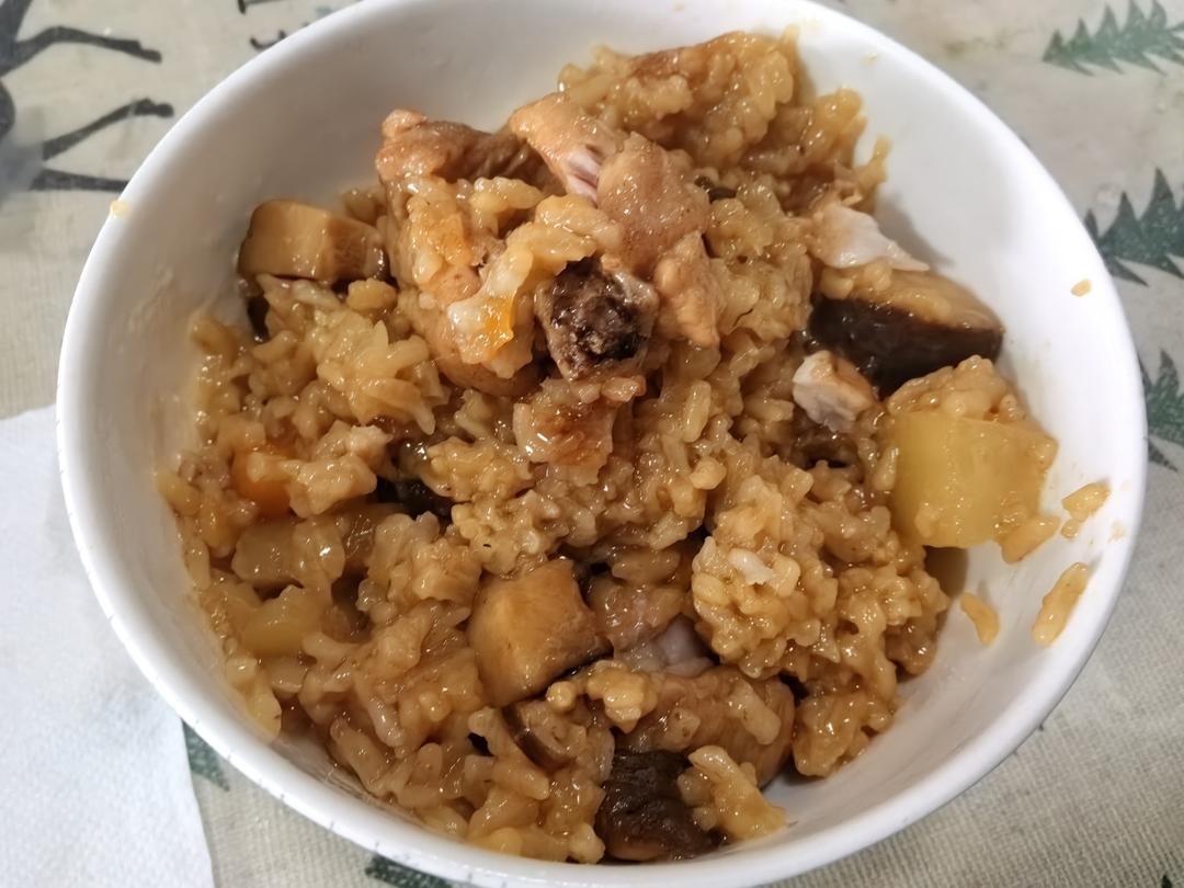 【排骨焖饭】