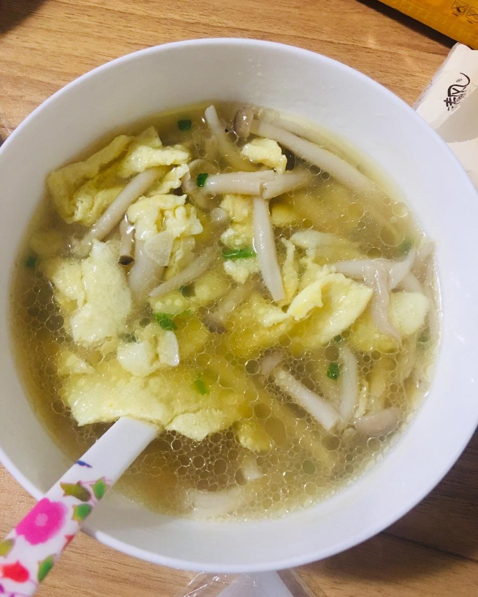 蟹味菇蛋花汤