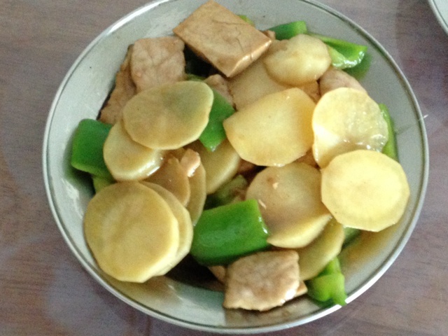 土豆青椒炒肉片