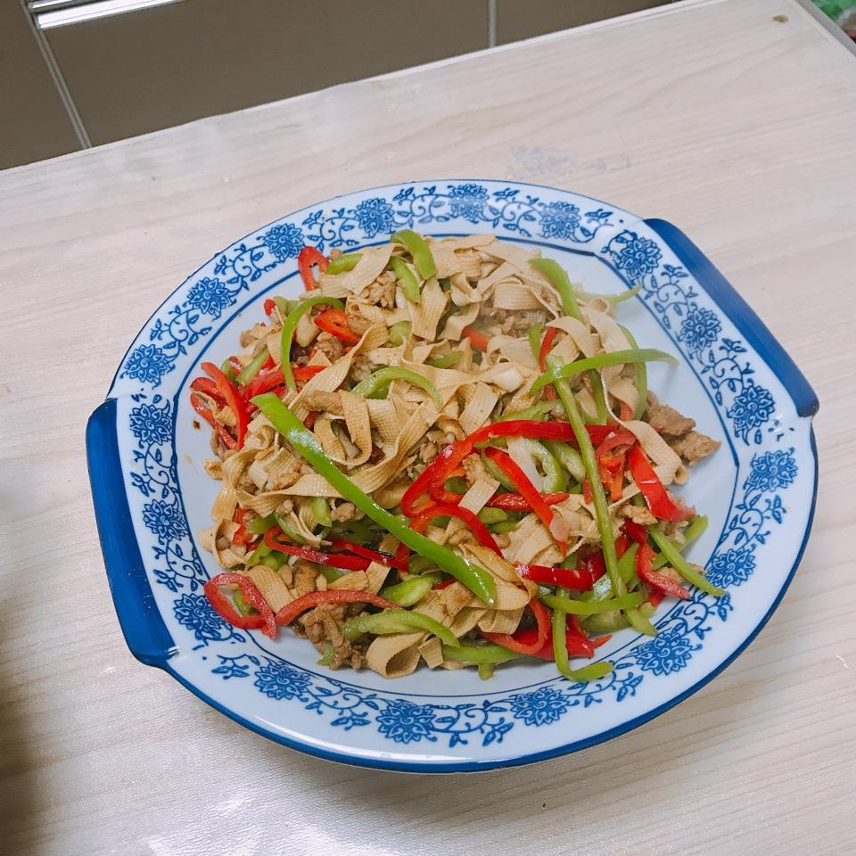 青椒豆腐皮炒肉丝