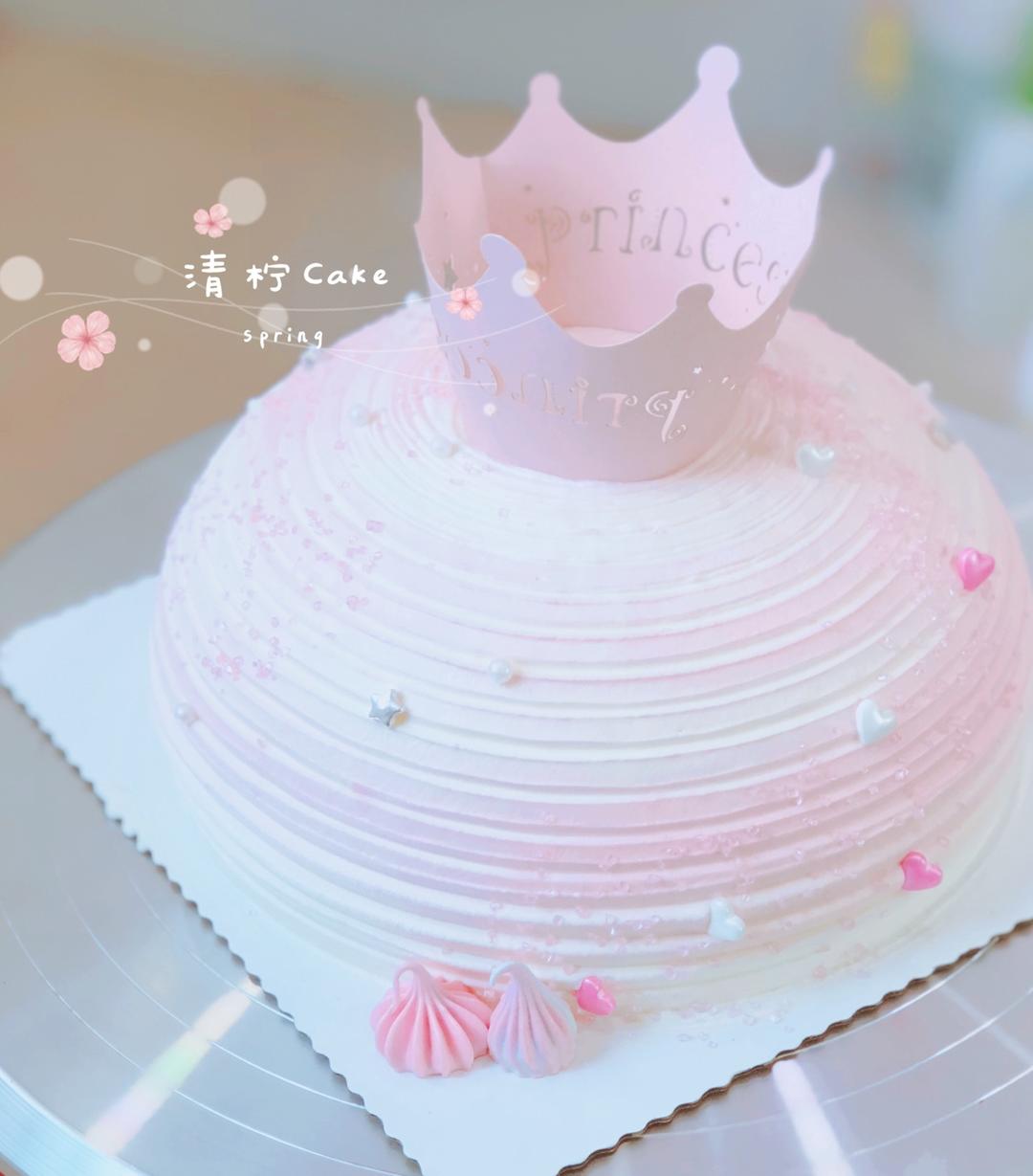 奶油水果装饰蛋糕