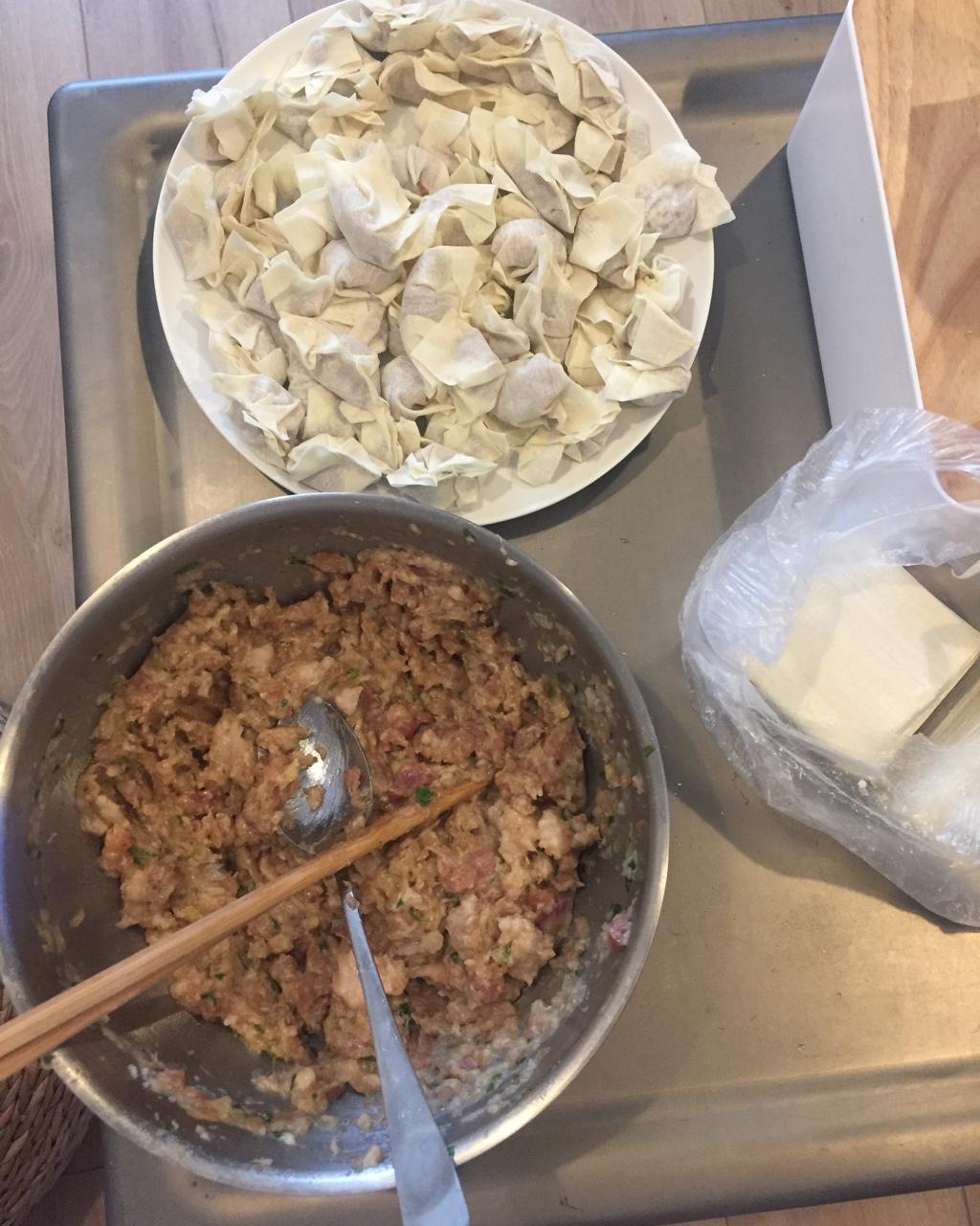 鲜肉馄饨（附包馄饨视频。）