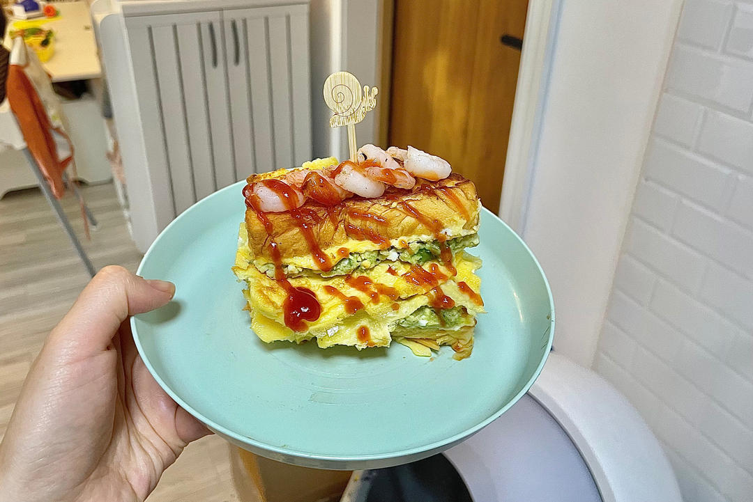 烤牛油果吐司鸡蛋