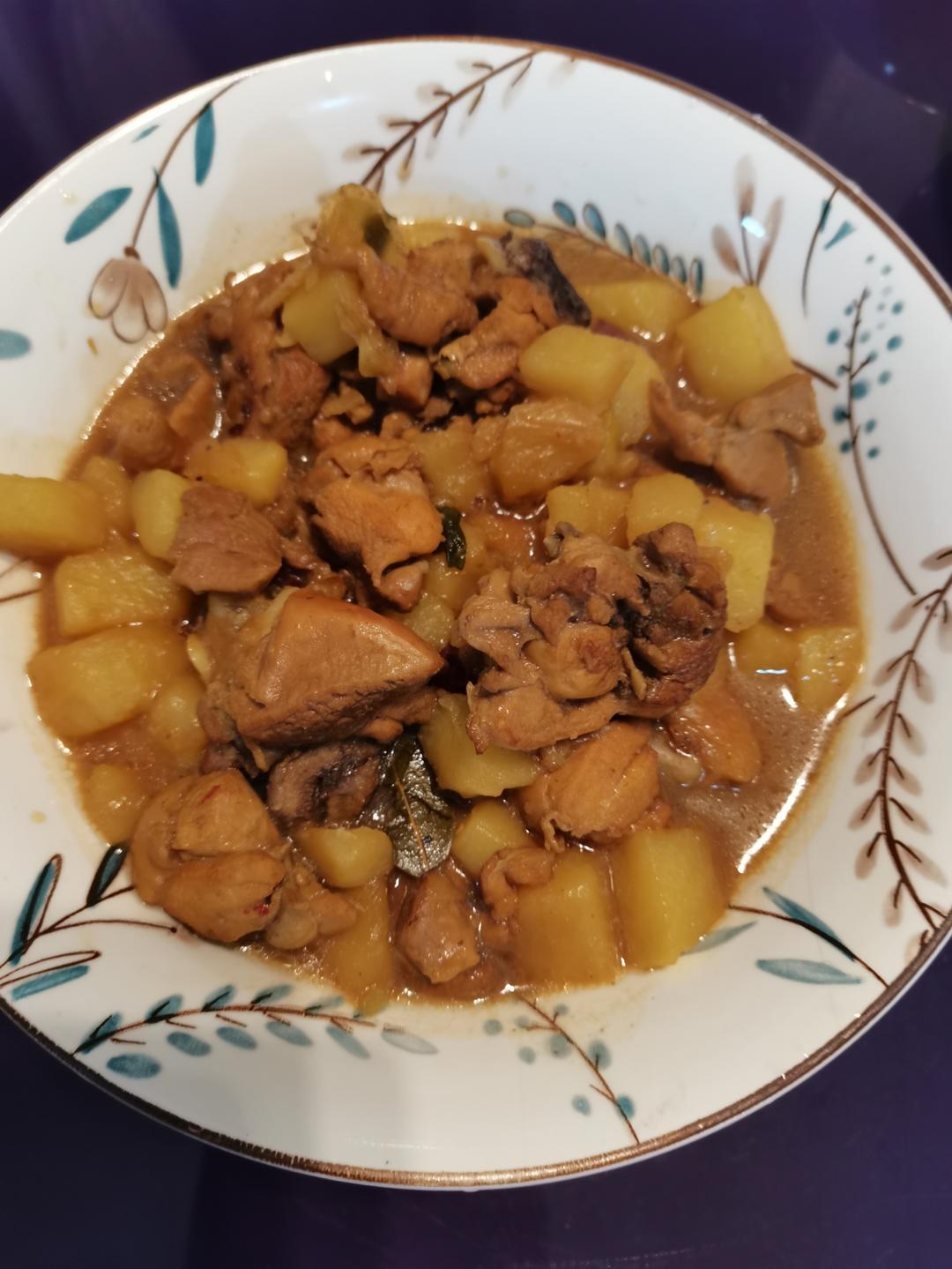 鸡腿炖土豆 上桌秒空盘 汤都喝干了！