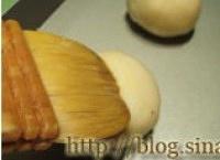 豆沙蛋黄酥的做法 步骤16