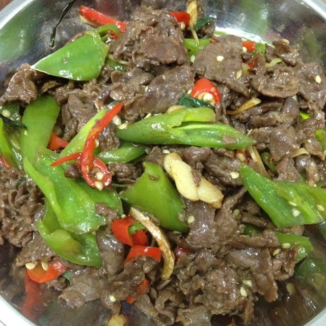 爆炒尖椒牛肉