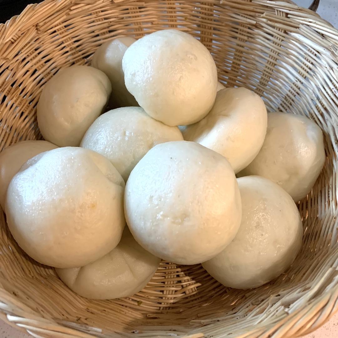 奶香黑芝麻包子