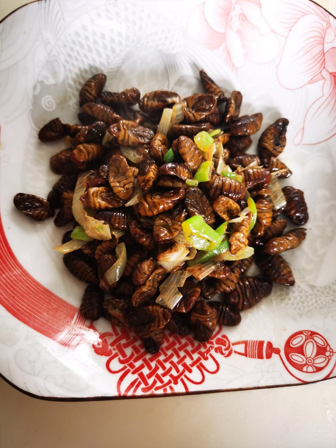 干煸小蚕蛹