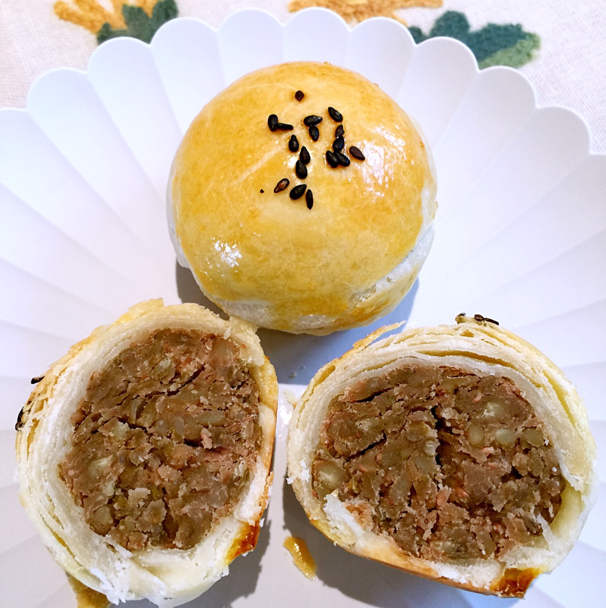 圆圆满满绿豆酥