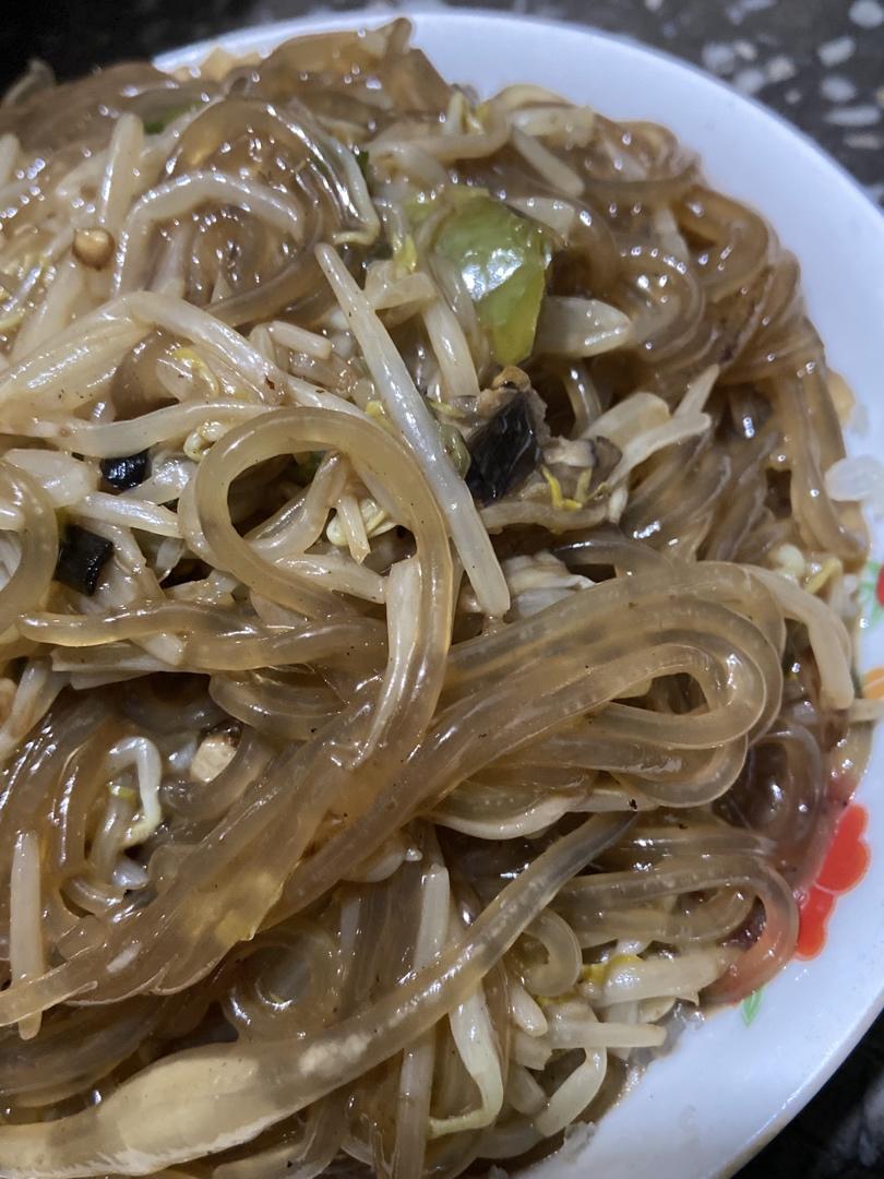 黄豆芽炒粉条