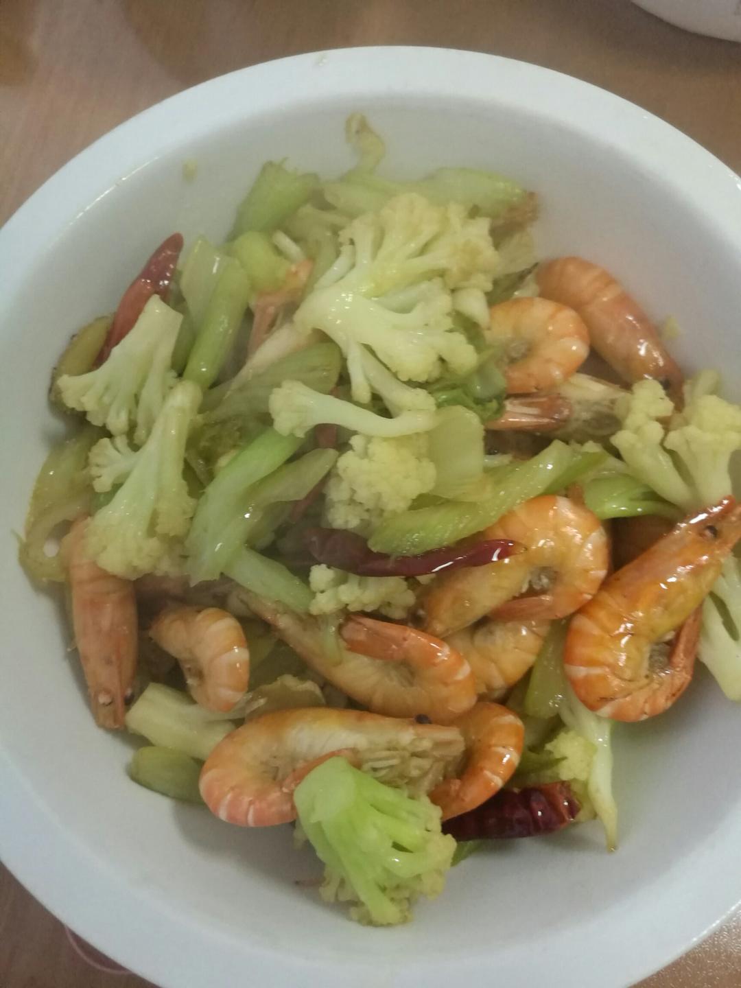 能瞬间引爆味蕾的【香辣干锅虾】