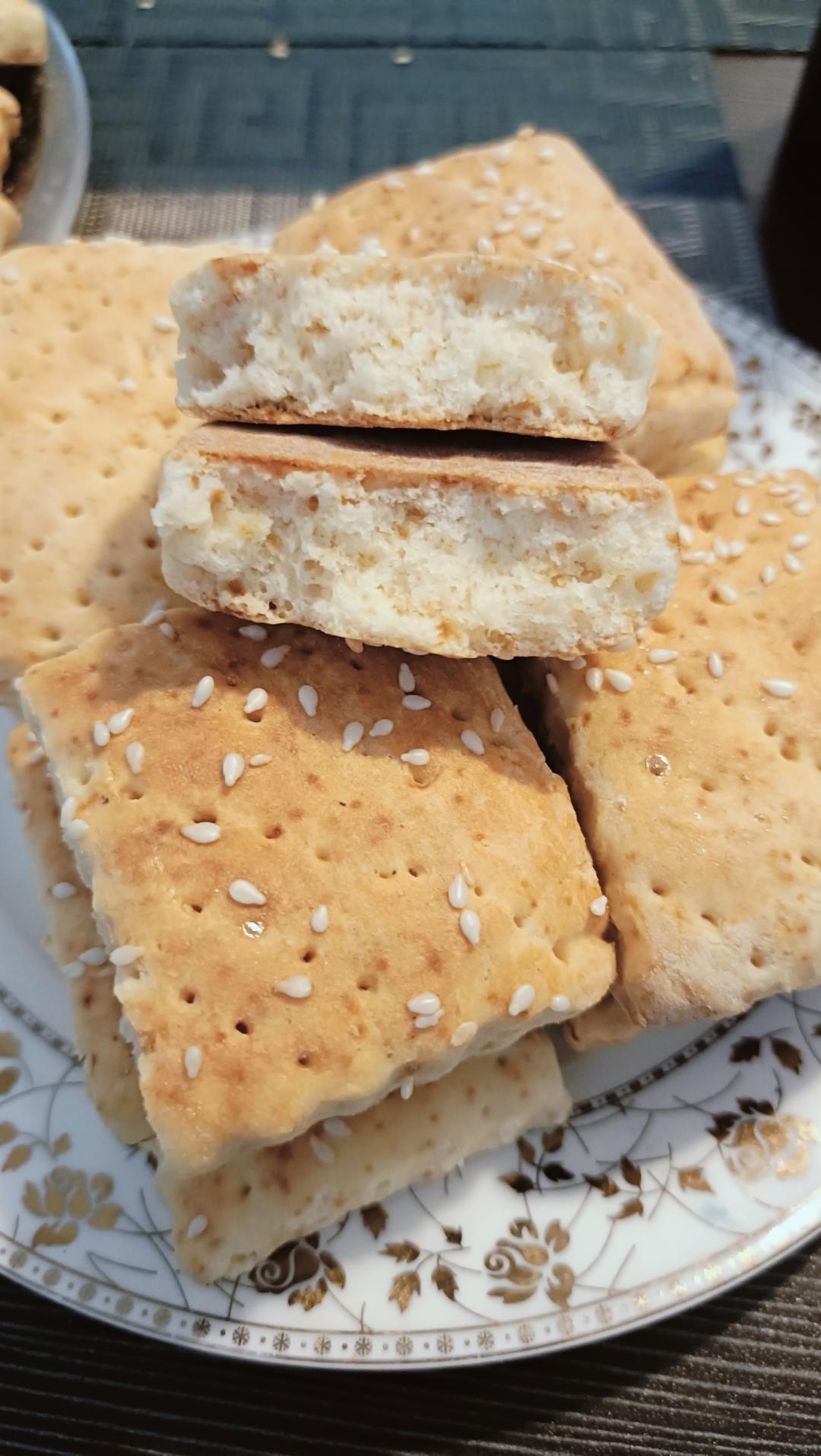 宣软咸饼干的做法