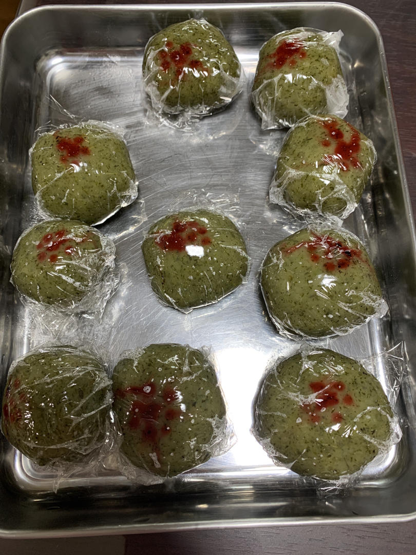 清明必吃的艾草青团