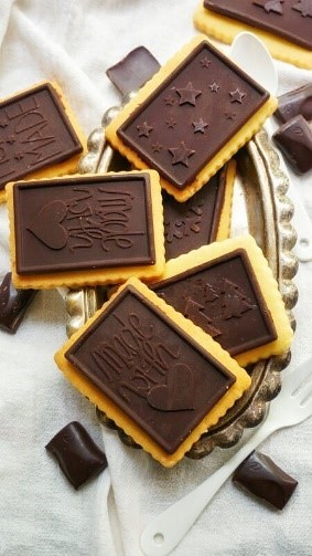 #海尔嫩烤箱# 巧克力花片饼干的做法