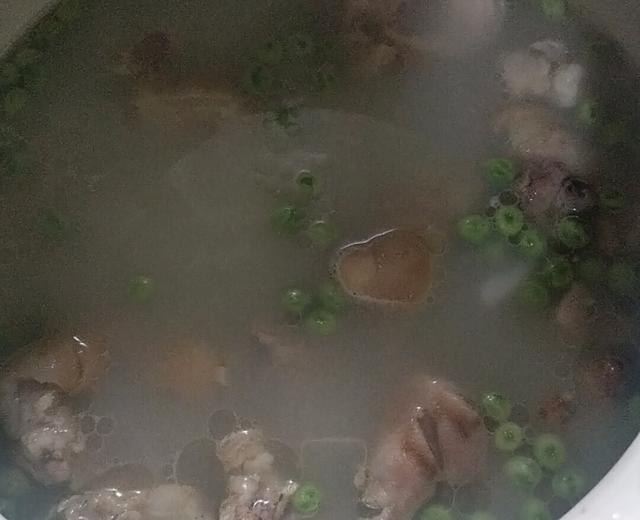 猪脚豌豆汤的做法