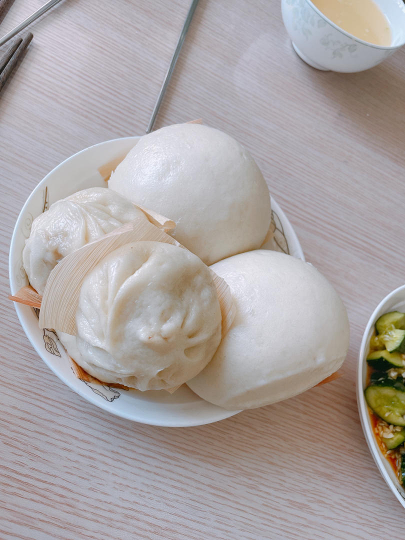 鲜嫩多汁的牛肉包子