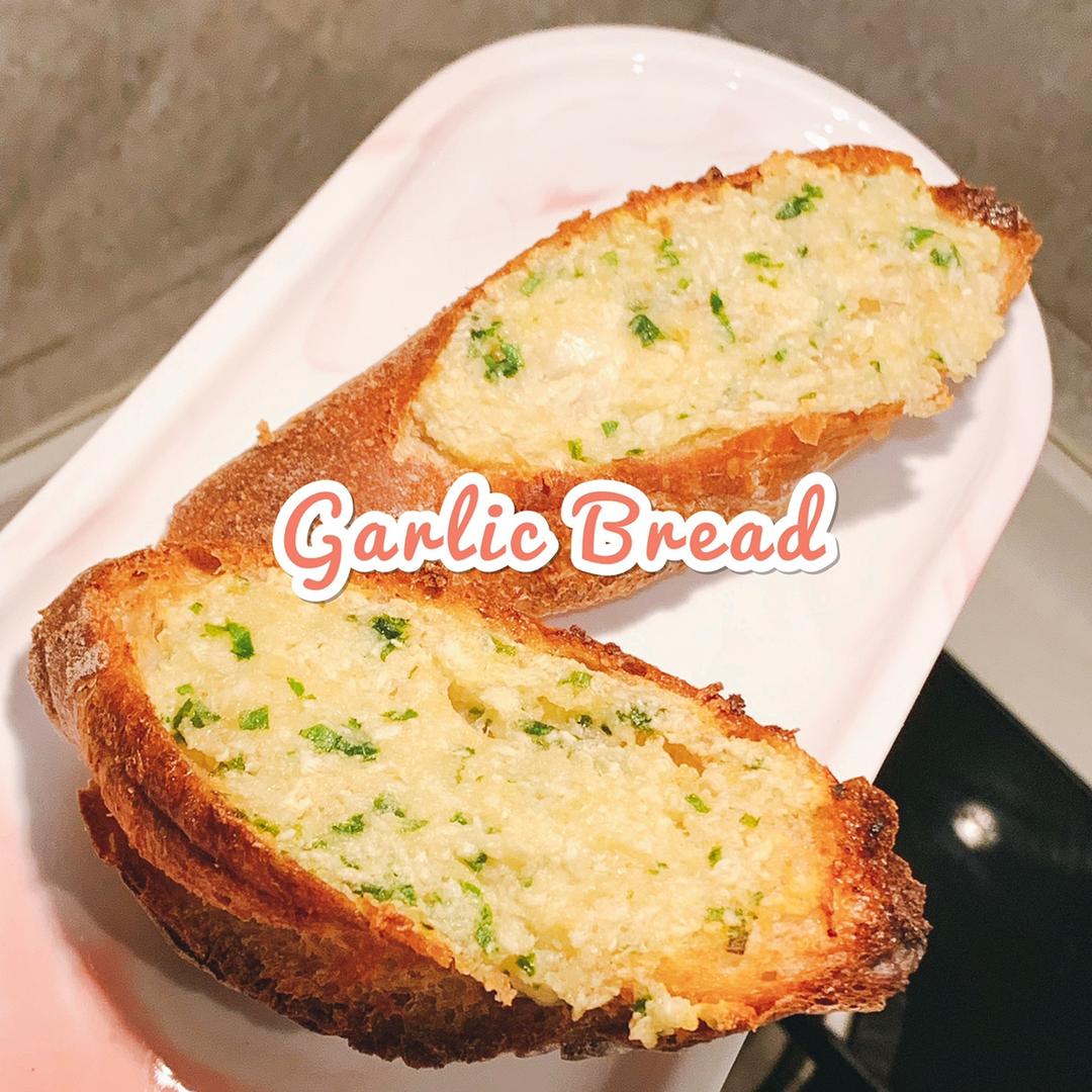 餐前小食-香脆蒜蓉法包 Garlic Bread