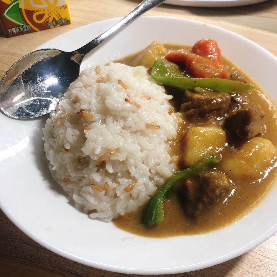 咖喱牛腩