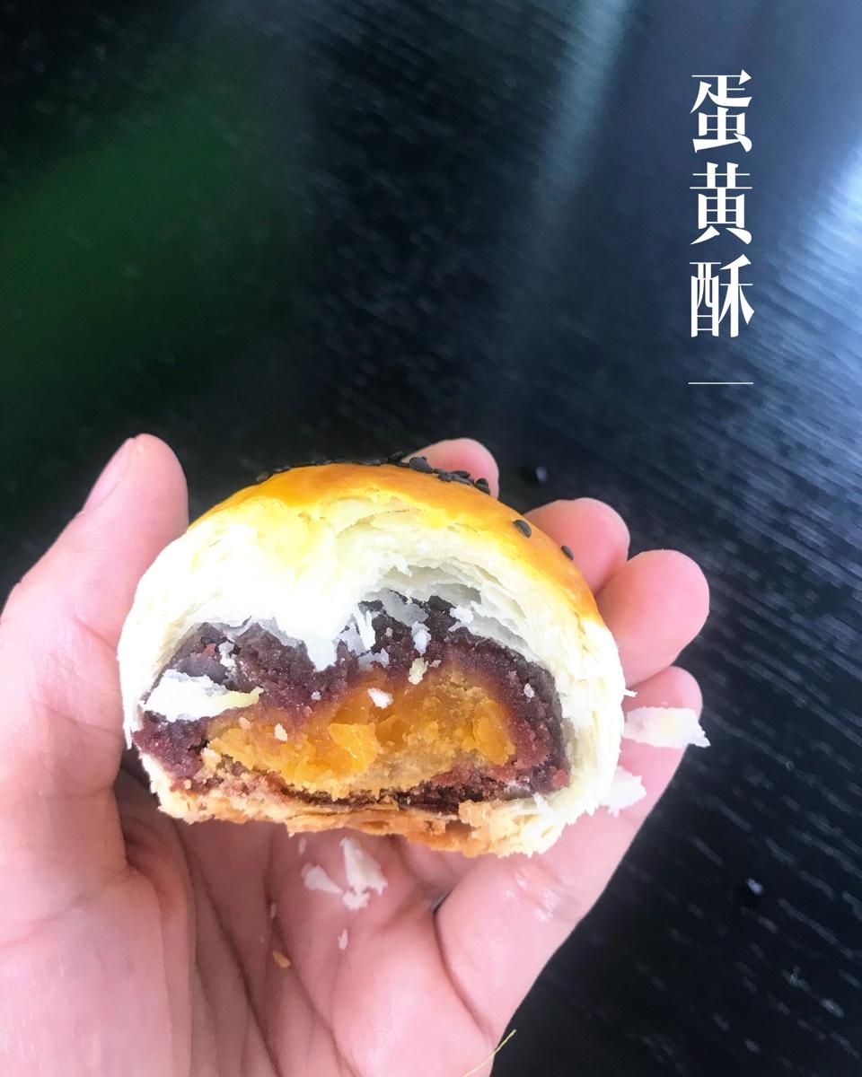 一点不腻，放几天都酥掉渣的蛋黄酥（适应于热天）