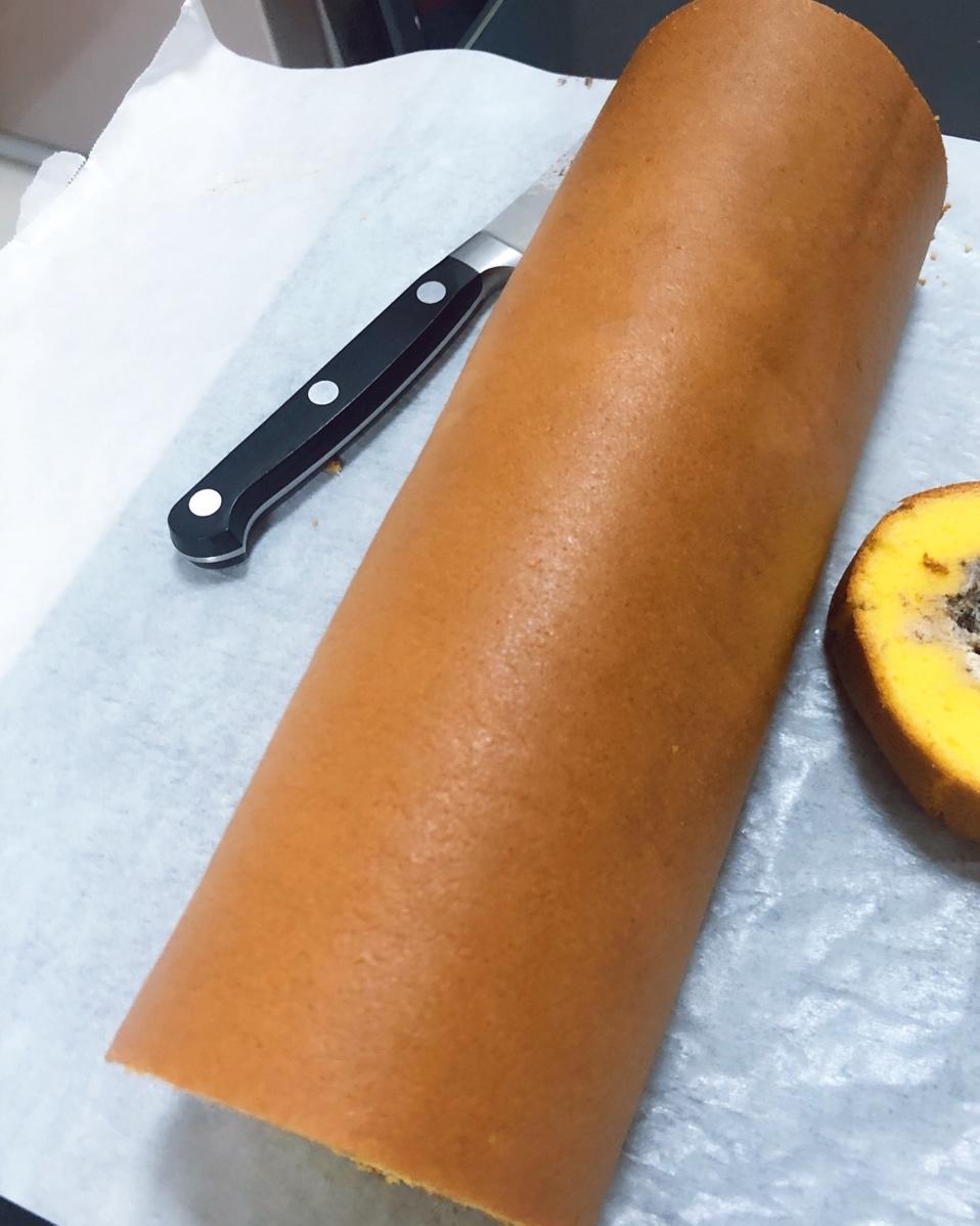 胖乎乎奶油芒果卷/不开裂不掉皮全过程详细图解烘焙视频/蛋糕篇6：「厚卷」