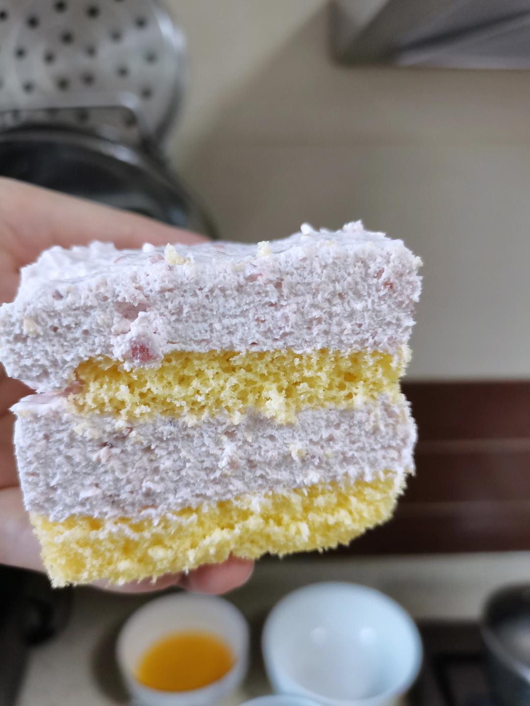 6寸草莓慕斯蛋糕