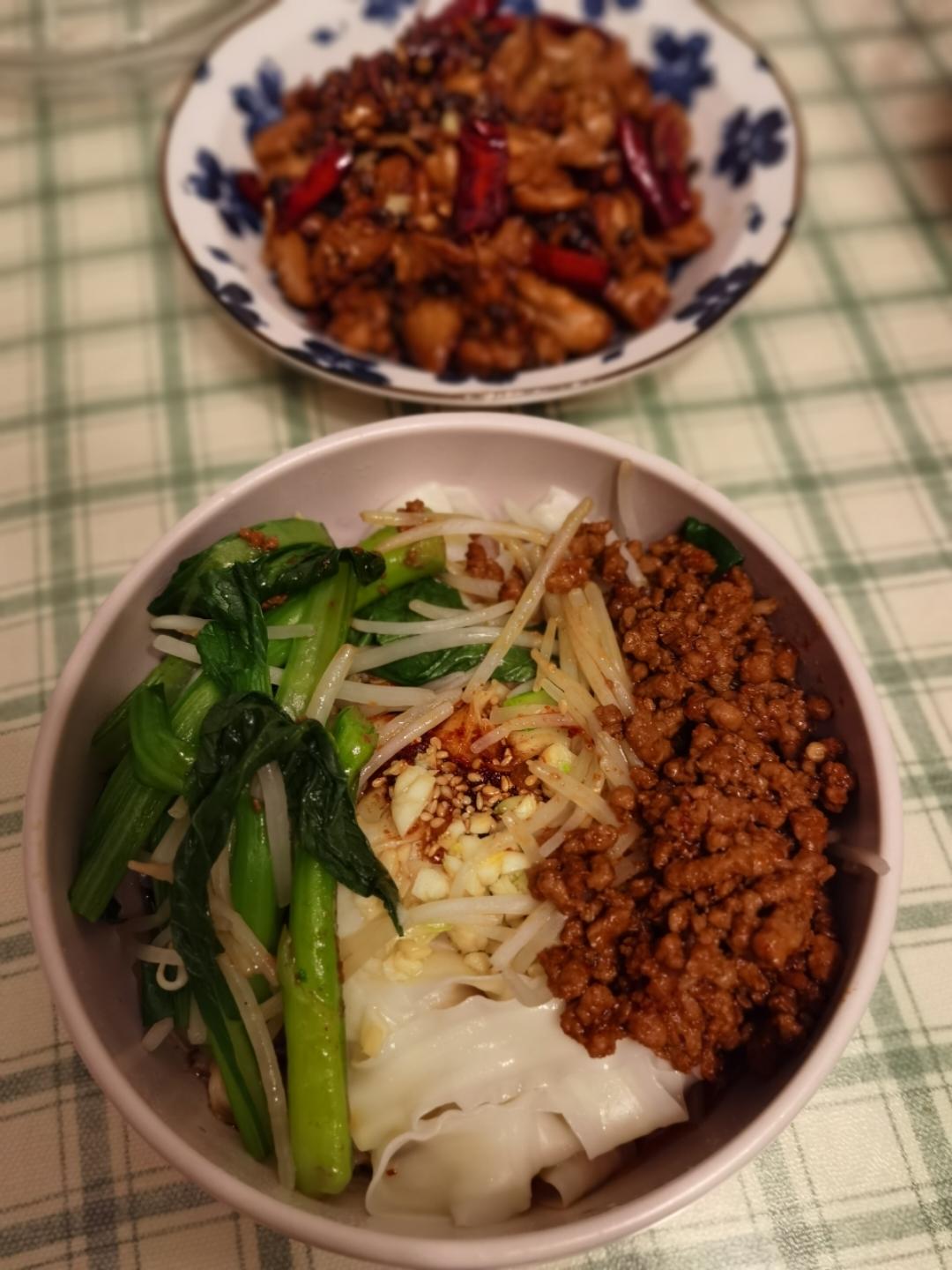 十分钟就能吃上的超简单油泼面