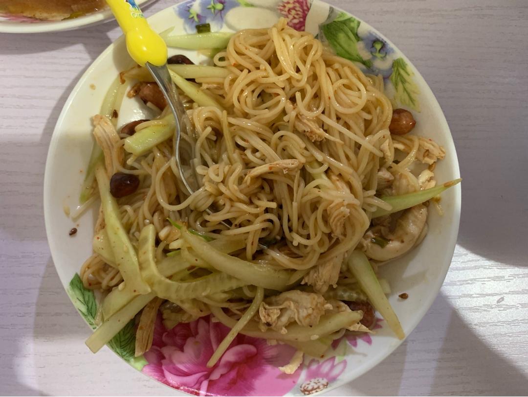 🥒鸡丝凉面