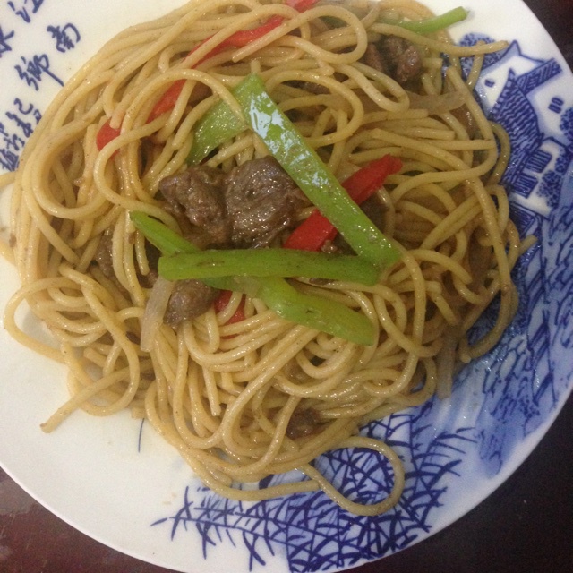 黑椒牛肉炒意大利面