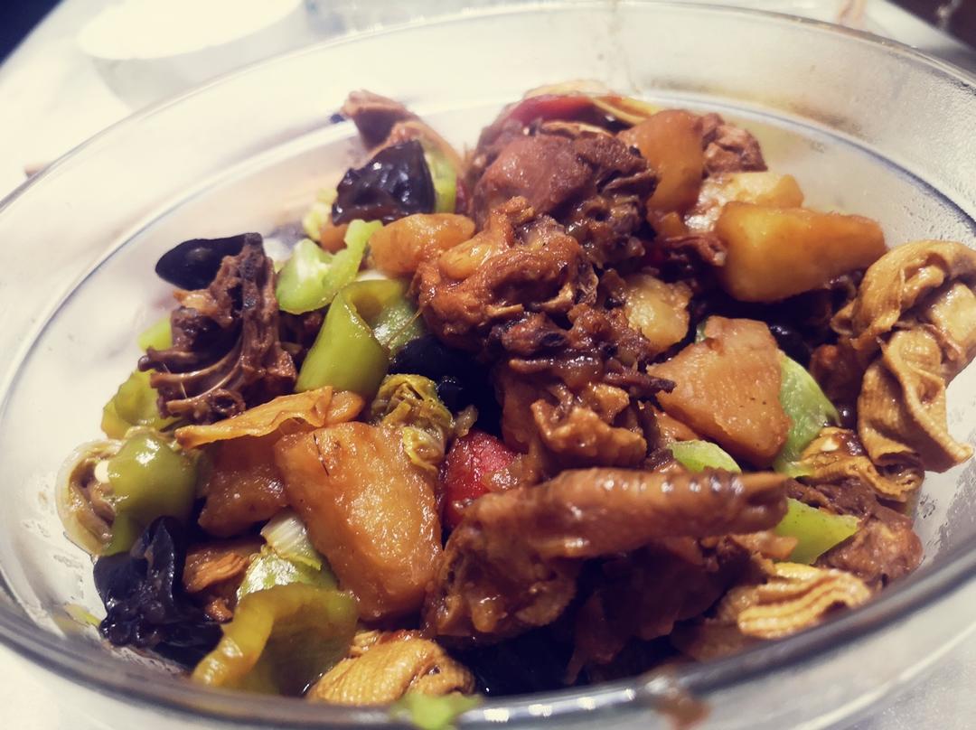 厨师长教你：“黄焖土鸡”的家常做法，味道很赞先收藏了
