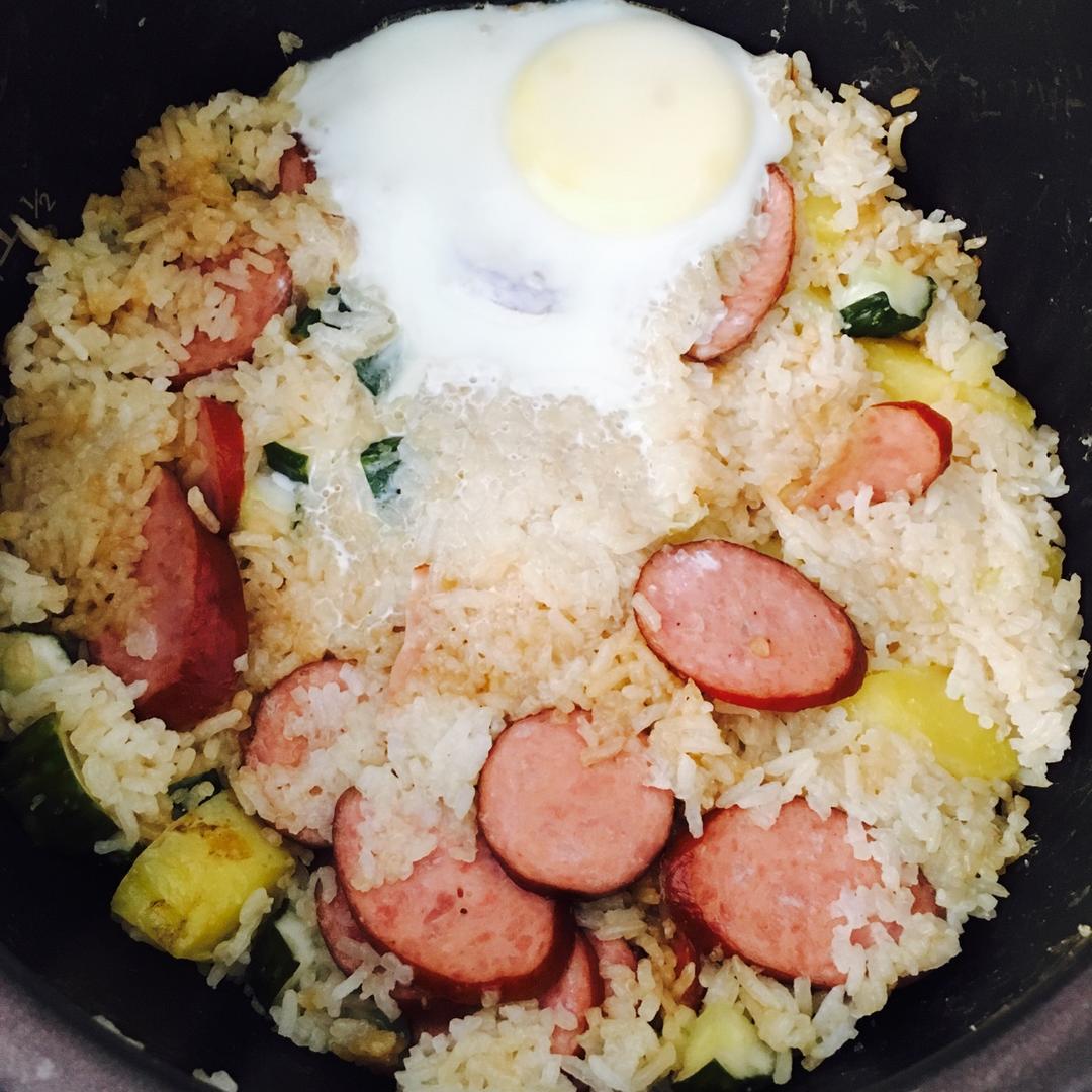 土豆香肠焖饭（电饭锅only）