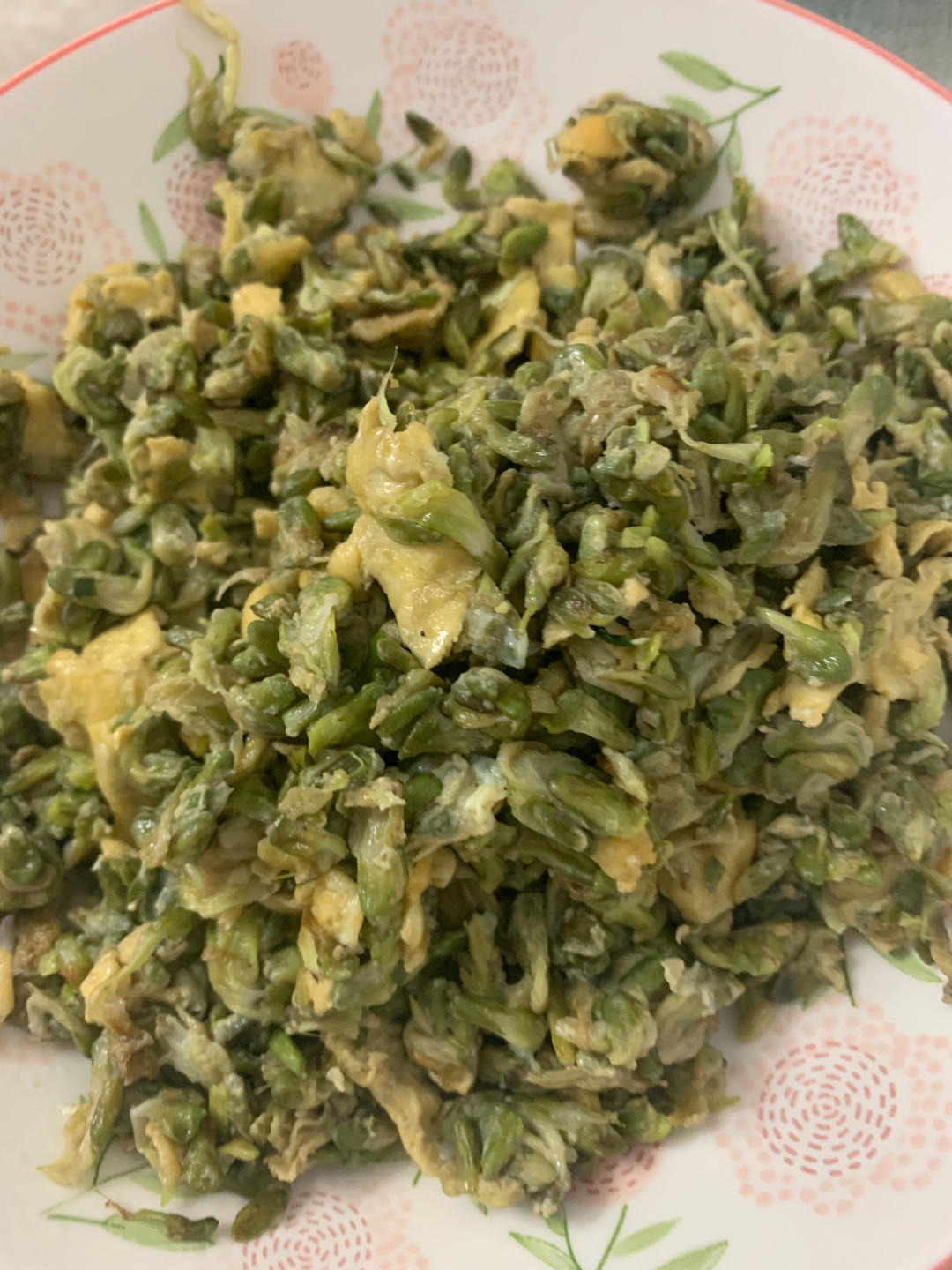 槐花炒鸡蛋（不焯水需断生，老爸说有他儿时的味道）