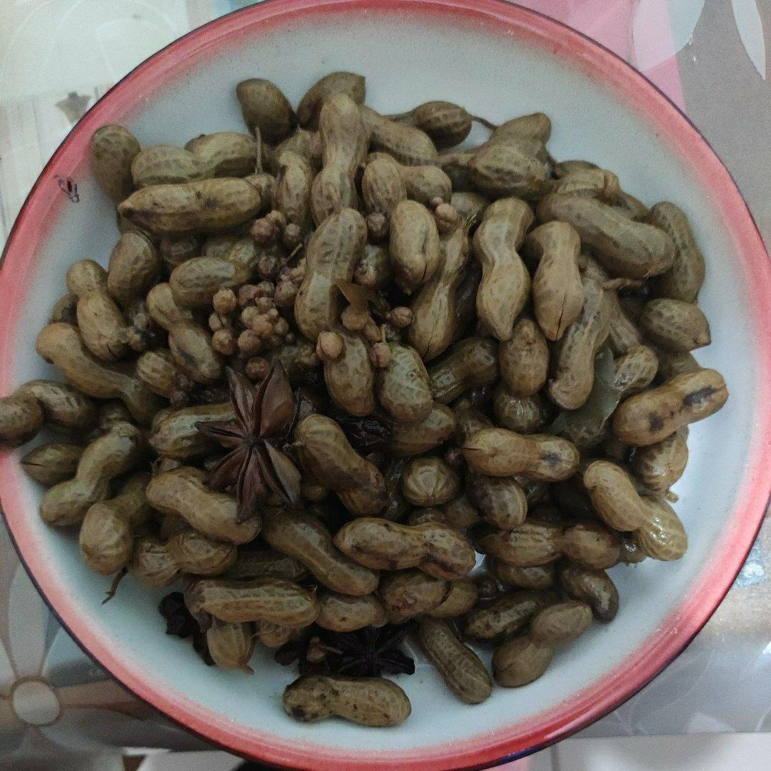 最简单 最营养----五香水煮黑花生