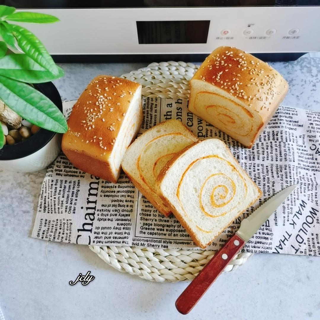 一次发酵～金沙咸蛋黄肉松吐司的做法