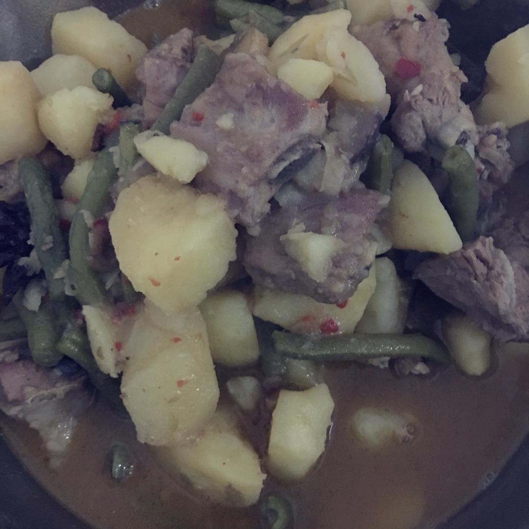 土豆炖排骨