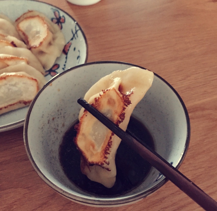 速冻水饺吃腻了吗~变锅贴吧(๑´ڡ`๑)