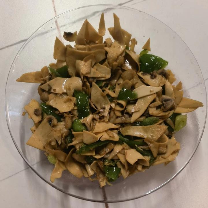 【快手菜】青椒百叶丝小炒