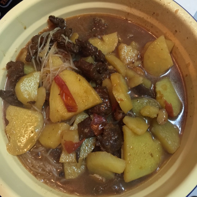 胡萝卜土豆烧牛腩